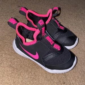 Toddler Nike Tennis shoes